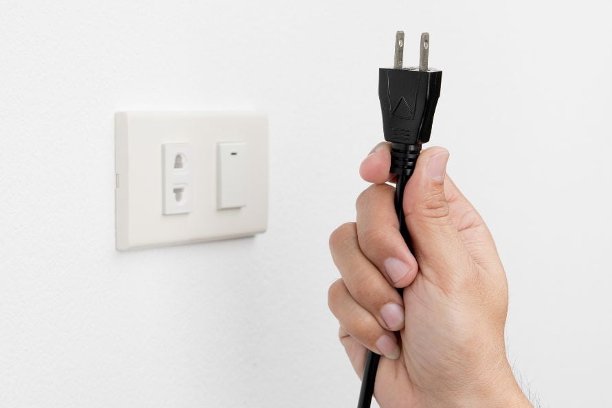 Formas de ahorrar energía en casa 4 desenchufar aparatos eléctricos ahorrar energía